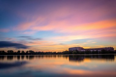 Nürnberg'deki Gölü üzerinden günbatımı