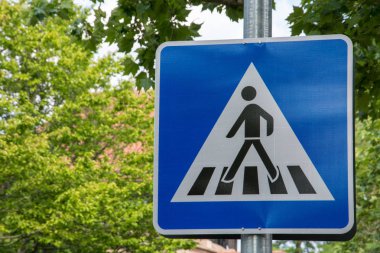 Kutup mavi çapraz yürüme işareti