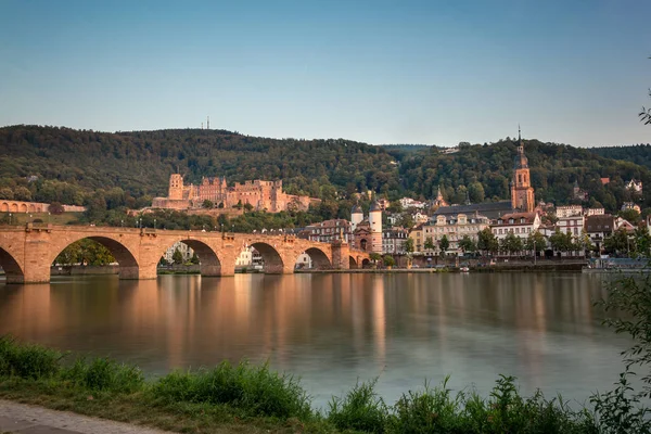 Heidelberg castle ve Carl Theodor Köprüsü — Stok fotoğraf