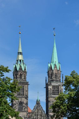 Nürnberg, Almanya'da St Lorenz Kilisesi ön