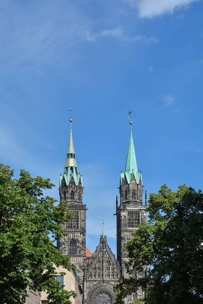 Nürnberg, Almanya'da St Lorenz Kilisesi ön