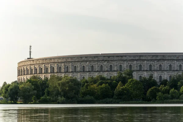 NUREMBERG, ALEMANIA - 30 de agosto de 2017: El "Kongresshalle" en el — Foto de Stock