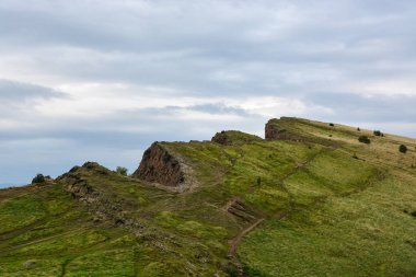 Hollyrood park ve Arthur'un koltuk Edinburgh, Scotland yakınındaki