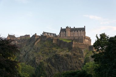 Son ışık yakalamak gün batımı sırasında Edinburgh kale