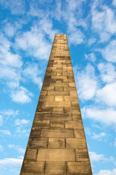 Obelisco en el antiguo cementerio de Calton en Edimburgo —  Fotos de Stock