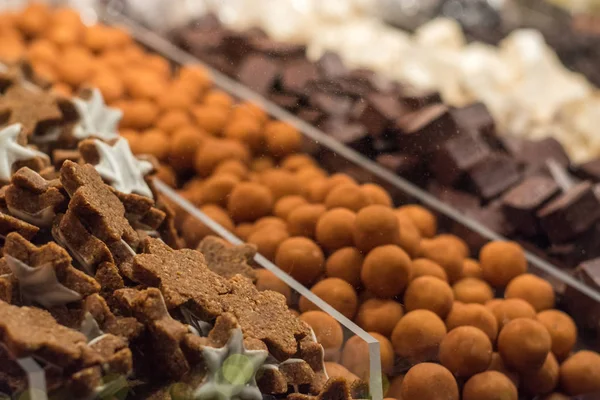 Birkaç kurabiye ve diğer tatlılar, Noel marke bir stand