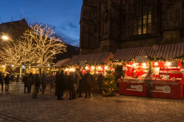 Nürnberg, Duitsland - 12 December 2017: Stands op de Christma — Stockfoto