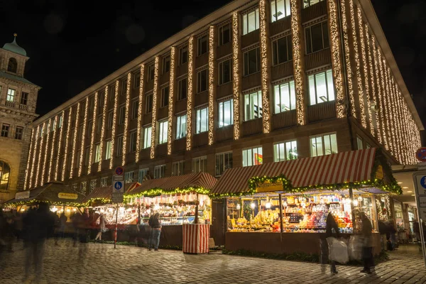 Nürnberg, Duitsland - 12 December 2017: Stands op de Christma — Stockfoto