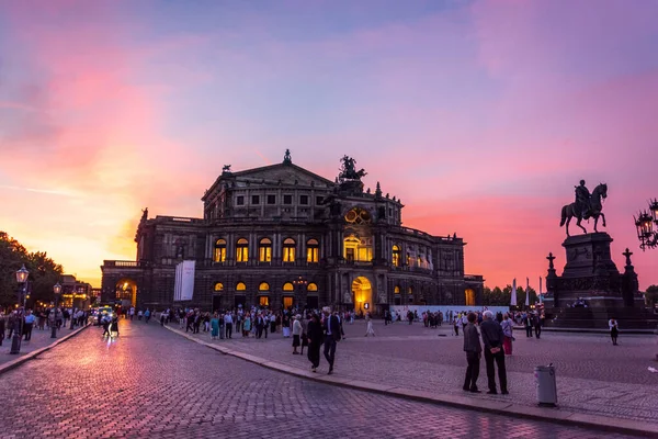 Dresden Alemania Junio 2019 Famoso Teatro Ópera Semperoper Dresde Después — Foto de Stock