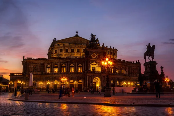 Dresden Alemania Junio 2019 Famoso Teatro Ópera Semperoper Dresde Después — Foto de Stock