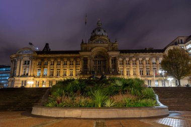 Birmingham 'daki belediye meclisi gece bulutlu olacak.
