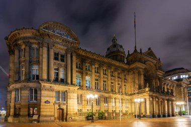 Birmingham 'daki belediye meclisi gece bulutlu olacak.