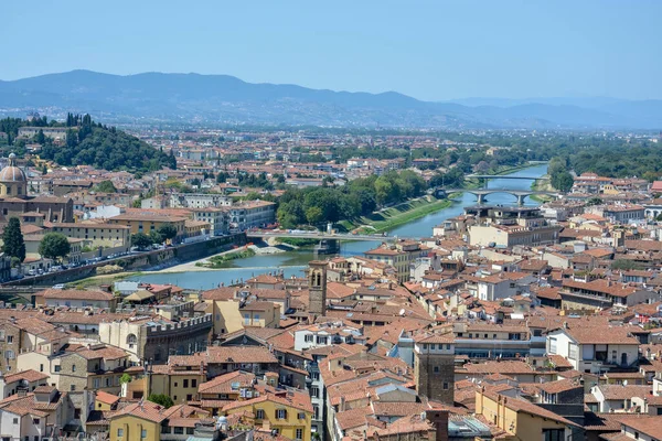 Güneşli Bir Günde Floransa Arno Nehri Ile Vecchio Sarayı Nın — Stok fotoğraf