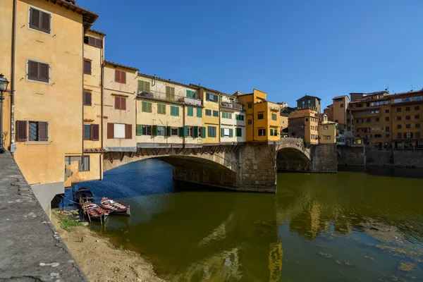 Διάσημη Γέφυρα Ponte Vecchio Στη Φλωρεντία Από Την Πλευρά Μια — Φωτογραφία Αρχείου
