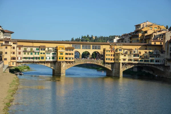Famoso Puente Ponte Vecchio Florencia Sobre Río Arno Atardecer — Foto de Stock