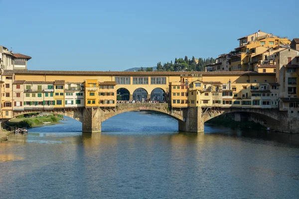 Famoso Puente Ponte Vecchio Florencia Sobre Río Arno Atardecer — Foto de Stock