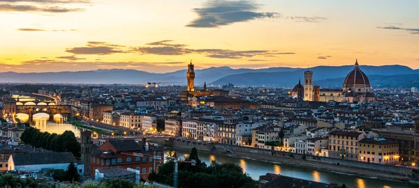 Gün Batımında Floransa Palazzo Vecchio Santa Maria Del Fiore Katedrali — Stok fotoğraf