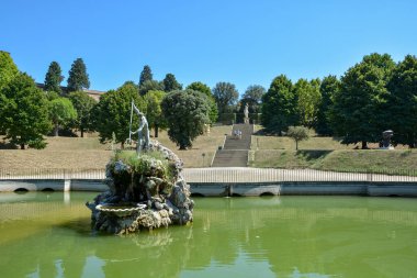 Güneşli bir günde Floransa 'daki bahçe giardino di Boboli