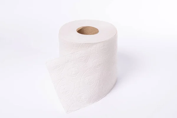 Beyaz Arkaplanda Izole Edilmiş Bir Tuvalet Kağıdı Rulosu — Stok fotoğraf