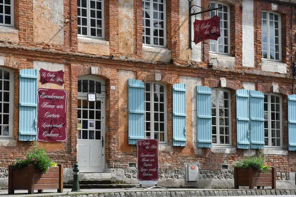 Saint Wandrille Rancon, Frankrijk - 22 juni 2016: het dorp — Stockfoto