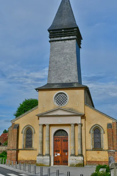 La Neuville Chant d Oisel, França - 22 de junho de 2016: Notre Dame ch — Fotografia de Stock