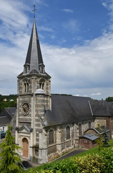 Fontaine le Bourg, Franciaország - 23 2016. június: Notre Dame templom — Stock Fotó