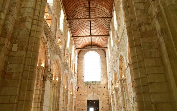 Bernay, Frankrike - augusti 11 2016: forntida abbatial kyrka — Stockfoto