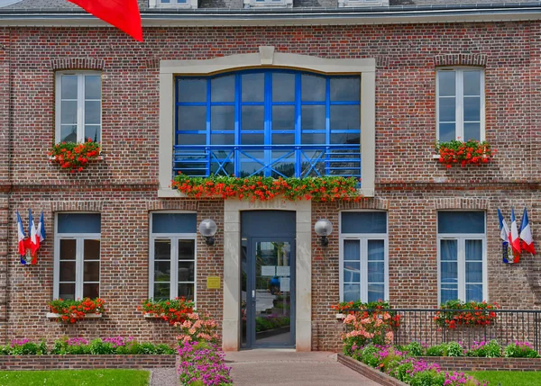 Fontaine-le Bourg, Frankrijk - 23 juni 2016: Stadhuis — Stockfoto