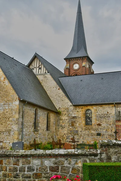Vascoeuil, Frankrijk - 23 juni 2016: Saint Martial kerk — Stockfoto