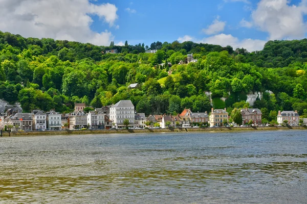 La Bouille, France - june 22 2016 : village and the Seine river — Stock Photo, Image