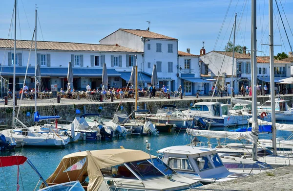 Saint Martin de Re, Francia - 25 settembre 2016: pittoresco vil — Foto Stock