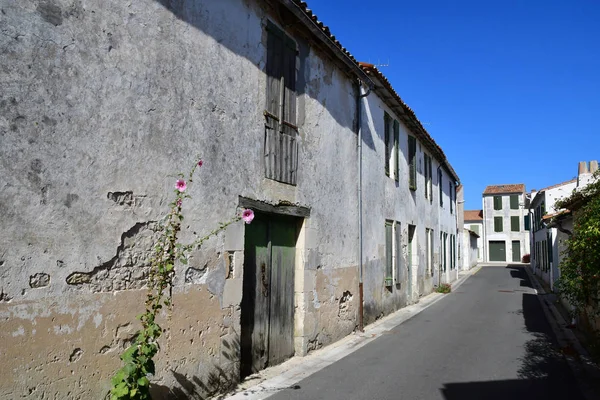 Sainte Marie de Re, Francia - 25 settembre 2016: pittoresco vil — Foto Stock