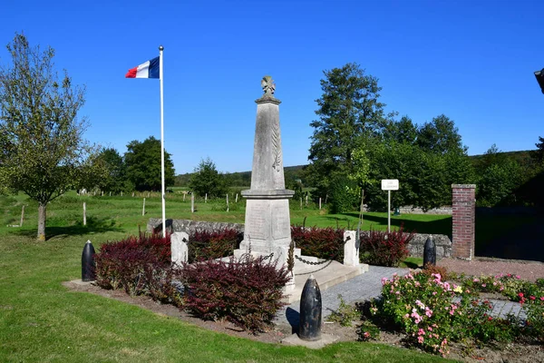 Перруэль, Франция - 4 октября 2016: военный мемориал — стоковое фото