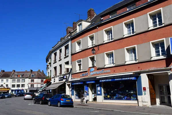 Gournay en Bray, Francia - 7 de septiembre de 2016: pintoresca ciudad en — Foto de Stock