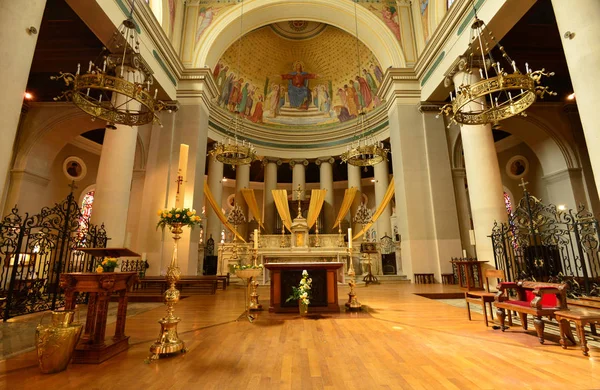 Сен-Жермен-ан-Прованс, Франция - 2 мая 2016: Церковь Сен-Жермен — стоковое фото
