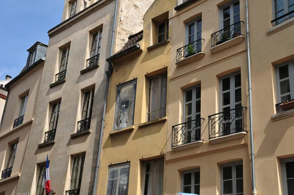 Saint Germain en Laye, France - may 2 2016 : picturesque city ce — Stock Photo, Image