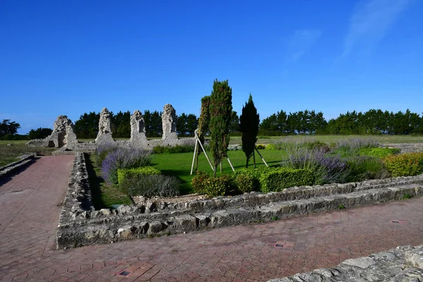 La Flotte, France - september 25 2016 : Notre Dame de Re cisterc — Zdjęcie stockowe