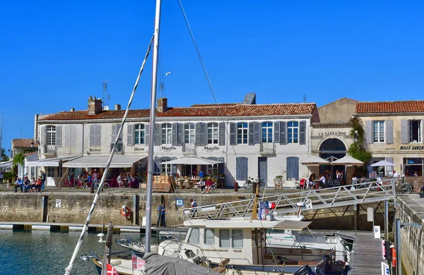 Saint Martin de Re, Francia - 25 de septiembre de 2016: pintoresco vil — Foto de Stock