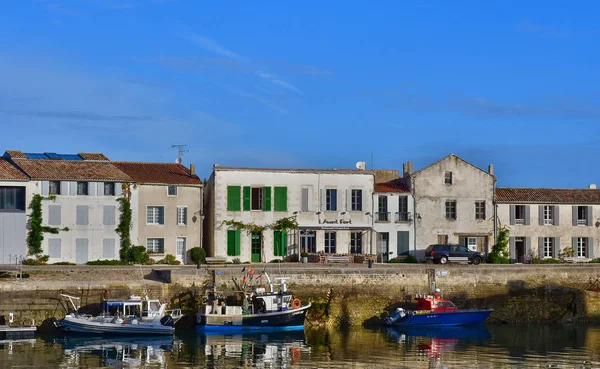 Saint Martin de Re, Francia - 26 de septiembre de 2016: pintoresco vil — Foto de Stock