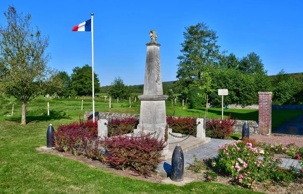 Perruel, Fransa - 4 Ekim 2016: Savaş Anıtı — Stok fotoğraf