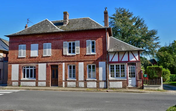 Vascoeuil, Frankreich - 4. Oktober 2016: Dorf im Herbst — Stockfoto