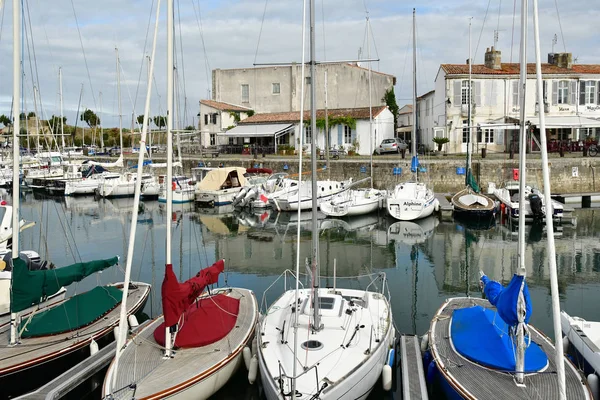 Saint Martin de Re, France - sSeptember 27 2016: picturesque vil — стоковое фото