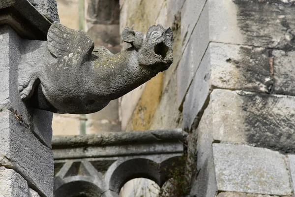 Mantes la Jolie; Francia - 18 de octubre de 2016: gótico Notre Dame co —  Fotos de Stock