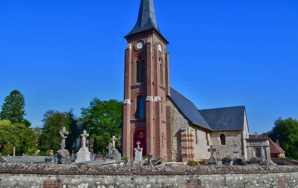 Vascoeuil, Fransa - 4 Ekim 2016: Kilisesi Saint Martial — Stok fotoğraf