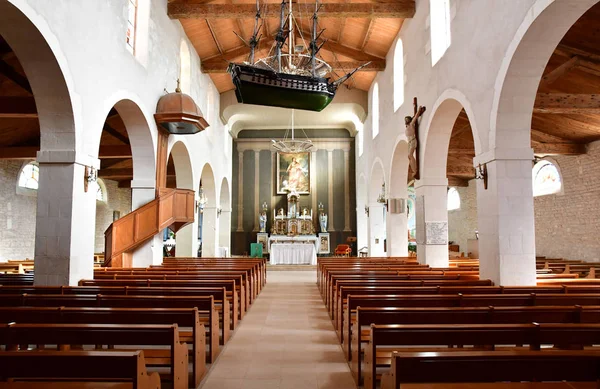 Loix, Francia - 26 de septiembre de 2016: Iglesia de Santa Catalina — Foto de Stock