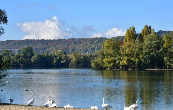 Triel sur Seine, Francia - 22 de octubre de 2016: paisaje del valle —  Fotos de Stock