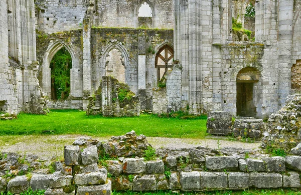 Jumieges，法国-2016 年 6 月 22 日︰ 圣皮埃尔修道院 — 图库照片