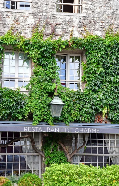 Honfleur, Francja - sierpień 2016 18: hotel restauracja — Zdjęcie stockowe