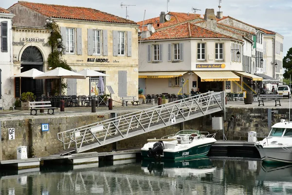 Saint Martin de Re, Francia - 27 de septiembre de 2016: pintoresco vil — Foto de Stock