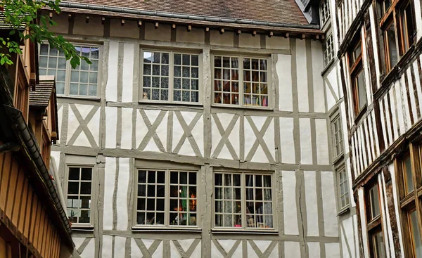 Rouen, Francia - 26 de noviembre de 2016: el centro histórico de la ciudad —  Fotos de Stock